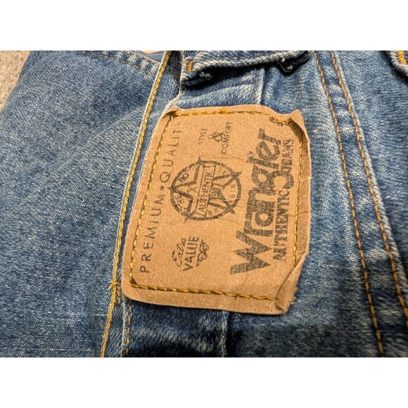 Wrangler Authentic Jeans Men’s 40x29 Relaxed Fit Blue Denim Classic Straight Zip - Picture 10 of 11